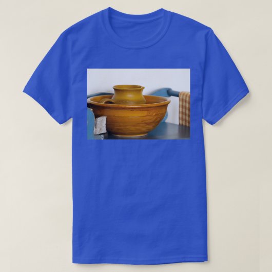 Honey Brown Pottery Basin en Pitcher Foto B T-shirt (Design voorkant)