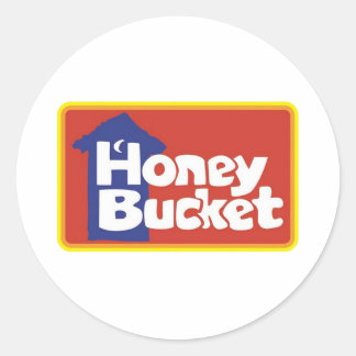 HONEY BUCKET BUITENWC LOGO RONDE STICKER