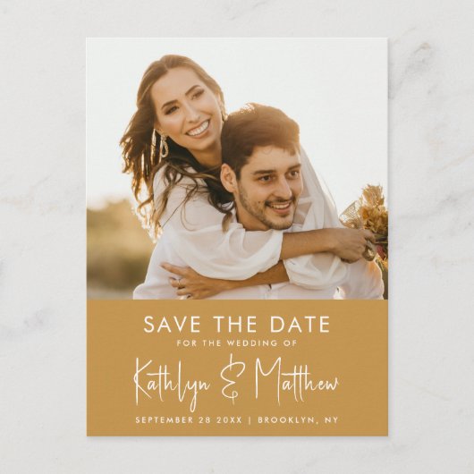 Honey Gold Fun Script Modern Photo Wedding Save th Aankondigingskaart (Voorkant)