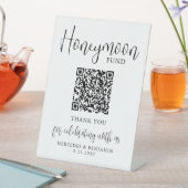 Honeymoon Fund Elegant Script QR Code Wedding Reclamebord Met Voetstuk (Insitu)