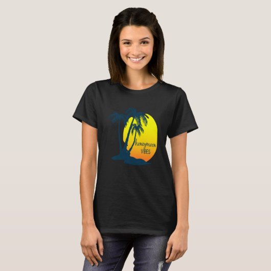 Honeymoon Vibes Beach Palm Tree After Wedding Vaca T-shirt (Voorkant volledig)