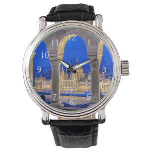 Hongaars Parlementgebouw bij schemering Horloge