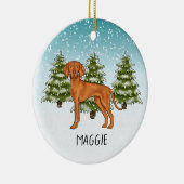 Hongaarse Vizsla Hond Sneeuwrijk Winterbos en naam Keramisch Ornament (Rechts)