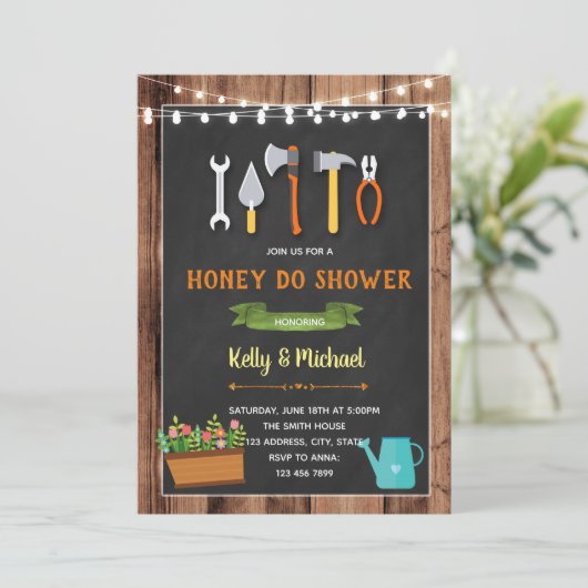 Honing doet douche uitnodiging (Staand voorkant)