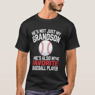 Honkbalkleinzoon Hij is niet alleen mijn kleinzoon T-shirt