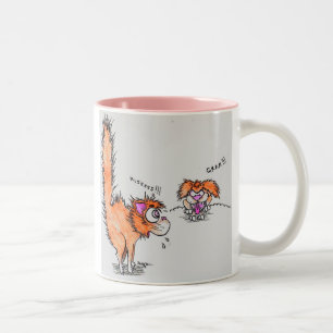 Hooch de kat bang door een hond tweekleurige koffiemok
