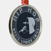 HOODIE IN HOODIE RAPPING OP HET MIC METALEN ORNAMENT (Rechts)