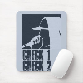 HOODIE IN HOODIE RAPPING OP HET MIC MUISMAT