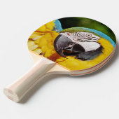 Hoofd van een Blauwe en Gele Macaw Tafeltennisbatje (Voorkant Gekanteld)