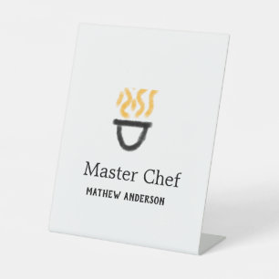 Hoofdchef voeg naam toe zwarte pan gele rook reclamebord met voetstuk