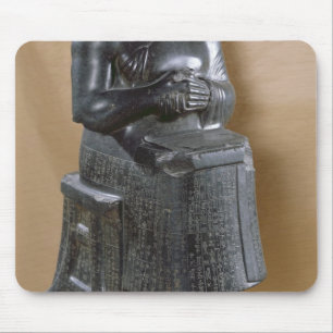 Hoofdloos standbeeld van prins Gudea als Muismat