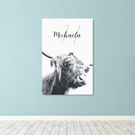 Hoogland koe portret initiaal monogram zwart wit canvas afdruk (Insitu (Houten vloer))