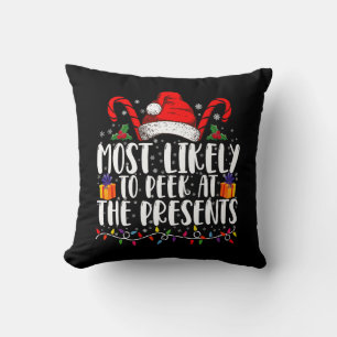 Hoogstwaarschijnlijk kijkt naar de cadeaus familie kussen