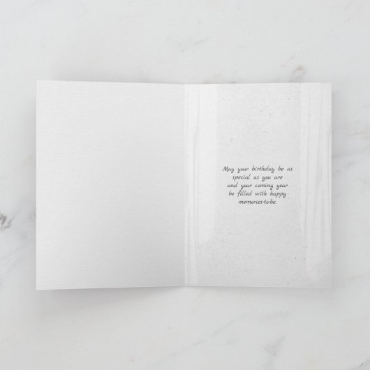 hooibalen in mistig veld verjaardag kaart (Binnen)