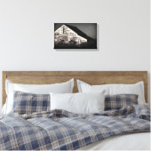 Hooischuur in zwart en wit canvas afdruk (Insitu (Slaapkamer))