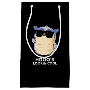 Hooo's Lookin Cool Funny Owl Pun Dark BG Klein Cadeauzakje