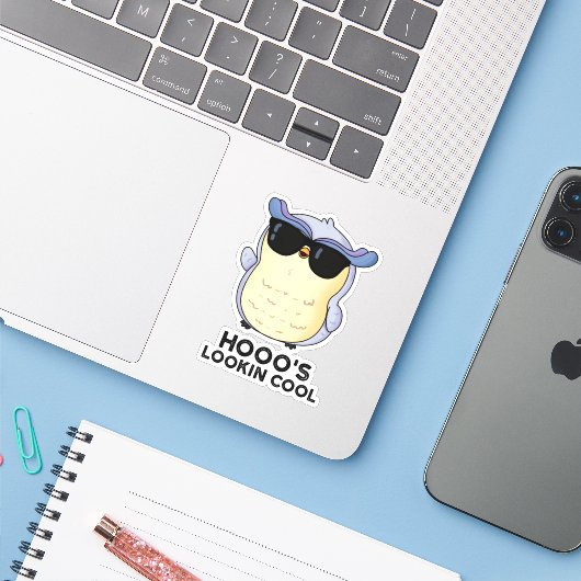 Hooo's Lookin Cool Funny Owl Pun Sticker (Laptop met iPhone)