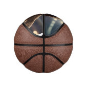 Hoops and Hangs: De Slam Dunking Luiaard, Basketbal (Rechts)