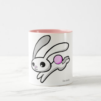 Hop het konijn met een roze roze staart drink mok