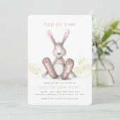 Hop over de Uitnodiging van Easter Brunch Egg Hunt (Staand voorkant)