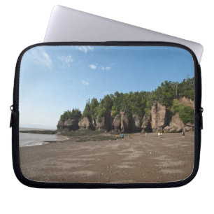 Hopewell Rocks en The Ocean Tidal Exploration Laptop Sleeve