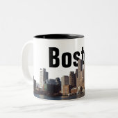 Horizon de Boston sur une tasse (Devant gauche)