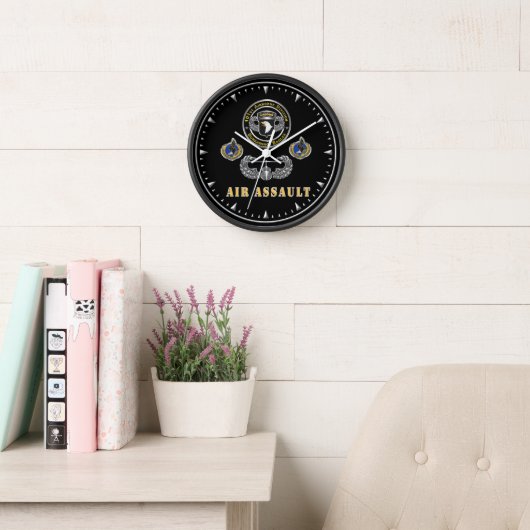 Horloge 101st Airborne Division Air Assault (Salle de lecture)