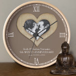 Horloge 5e anniversaire de mariage de bois - coeur photo p<br><div class="desc">Bois effet coeur horloge d'anniversaire mariage avec un vrai entourage de bois ou l'entourage de votre choix, personnalisée avec votre propre photo de couple, année de mariage, et les noms ou la relation avec vous. L'exemple indique Emily & Matthew Vermeulen 5th Wood Mariage Anniversary et votre mariage et date actuelle....</div>