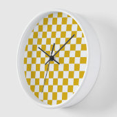 Horloge à damiers moutarde jaune et blanc (Angle)