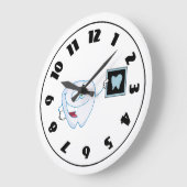 Horloge à dent blanche heureuse (Angle)