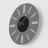 Horloge à fond gris et centre noir avec lignes bla (Angle)
