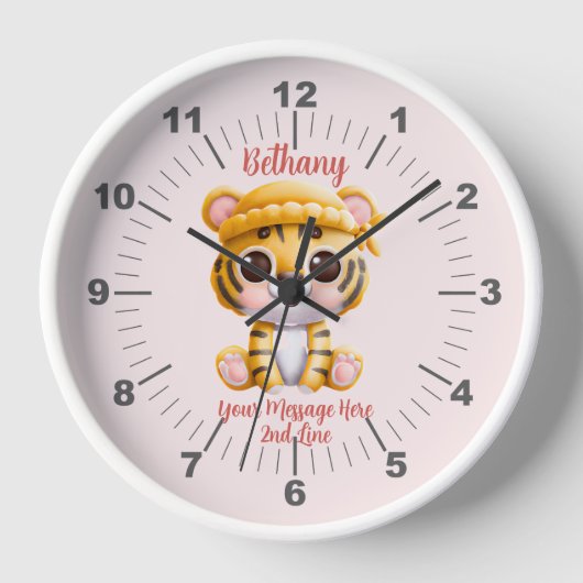 Horloge Ajouter le nom Texte, Bébé Tigre avec Casquette su (Recto)