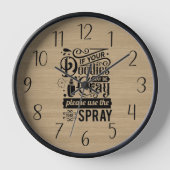 Horloge art du mot dans la salle de bains (Recto)