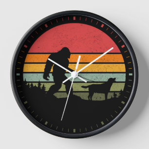 Horloge Bigfoot Walking Labrador Retriever Chien Vintage