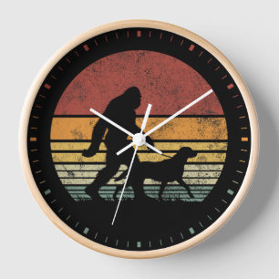 Horloge Bigfoot Walking Labrador Retriever Chien Vintage
