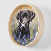 Horloge Black Labrador dans Bluebonnets (Angle)