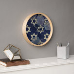 Horloge Bonne Hanoukka Star de David menorah Dreidel Slipp<br><div class="desc">Heureux Hanoukka Star de David menorah Dreidel SlipperyJoe's artistique Célébration bougies Hébreu juif Chanoukah cadeaux décorations religion judaïsme</div>