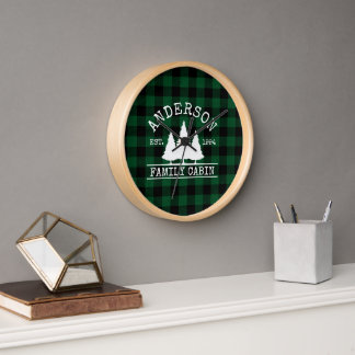 Horloge Cabine Nom de famille Rustic Green Buffalo Plaid