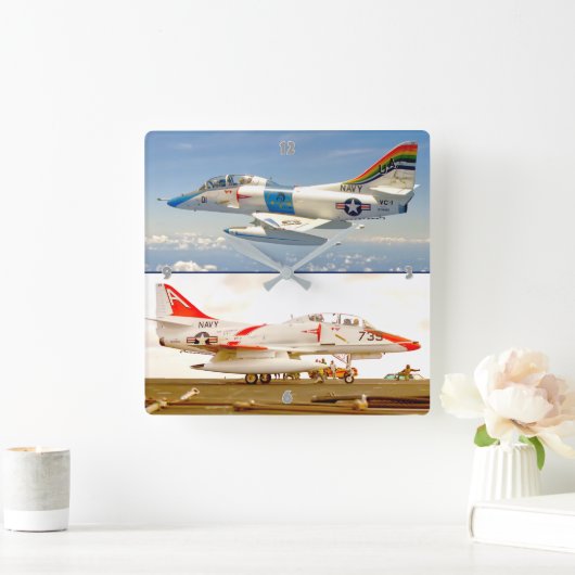 HORLOGE CARRÉE A-4 SKYHAWK (Maison)