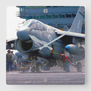 HORLOGE CARRÉE A-7 CORSAIR II