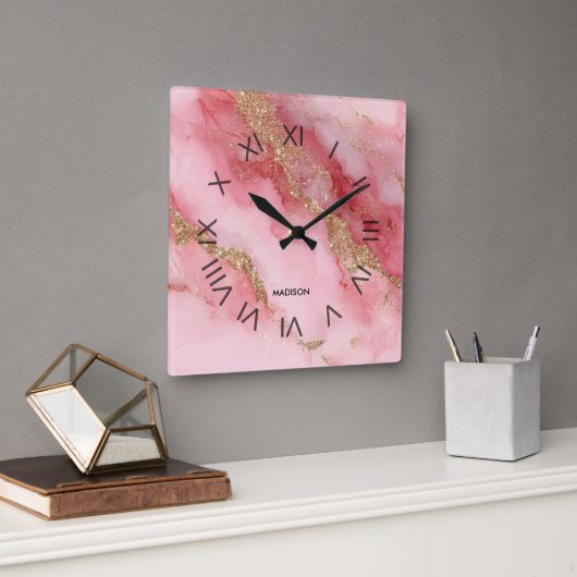 Horloge Carrée A luxurious pink marble background (Bureau)