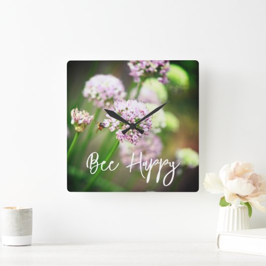 Horloge Carrée Abeille heureuse avec des fleurs d'Allium diagonal (Maison)
