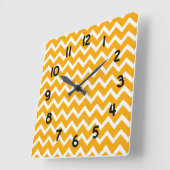 Horloge Carrée Accent orange et blanc chevron clock moderne (Angle)