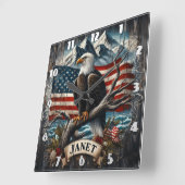 Horloge Carrée Aigle sur la branche avec drapeau (Angle)