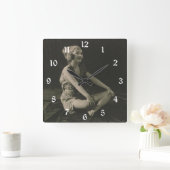 Horloge Carrée Aimer une fille Ziegfeld assise jambes croisées (Maison)