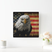 Horloge Carrée American Bald Eagle on Grunge Flag (Maison)