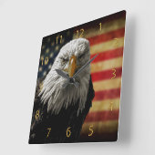 Horloge Carrée American Bald Eagle on Grunge Flag (Angle)