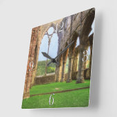 Horloge Carrée Ancienne abbaye de Tintern, monastère cistercien,  (Angle)