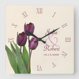 Horloge Carrée Anniversaire pourpre de tulipes