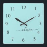 Horloge Carrée Aqua Blue Script Turquoise Monogramme Nom de la fi<br><div class="desc">Aqua Blue Script Turquoise Monogramme Nom Horloge. Cela rend le cadeau parfait pour 16 ans,  mariage,  douche nuptiale,  anniversaire,  baby shower ou bachelorette pour quelqu'un qui aime le luxe glam et les styles chic.</div>